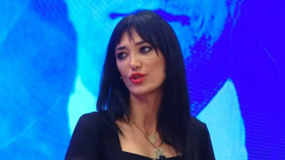 Ünlü astrolog Meral Çolak tahminleriyle herkesi şaşırtmaya devam ediyor. Valerien Ismael'in takımdan ayrılacağını da bildi!