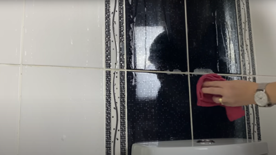 Evde hazırlayabileceğiniz doğal yöntemlerle siyahlaşan fayans aralarını ilk günkü formuna geri döndürün. İşte fayans aralarını tertemiz yapan o mucizevi yöntemler