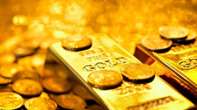 Altın piyasası yerle bir halde. Kritik eşik aşıldı gram altın bin lirayı geçti. Altın yatırımcıları merakta. 6 Kasım 2022 altın fiyatları ne kadar oldu? İşte gram, cumhuriyet ve çeyrek altın fiyatları...