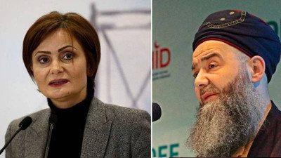 Cübbeli Ahmet'ten Kaftancıoğlu'nu kızdıran ifadeler... Cübbeli Ahmet İTO Başkanı Şekip Avdagiç için oy istedi, Canan Kaftancıoğlu için bu ifadeleri kullandı. CHP'li Kaftancıoğlu'ndan Cübbeli'ye cevap gecikmedi.