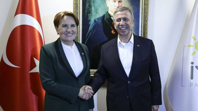 Barış Yarkadaş'tan bomba kulis bilgisi. Meral Akşener ile Mansur Yavaş bir araya geldi. Akşener'den Yavaş'a: Adaylık düşünüyorsanız çıkın biz de sizi destekleyelim