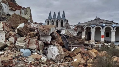 Eski halinden eser yok! 160 yıllık manastırı görenlerin ağzı açık kaldı. Sviatohirska Dormition Lavra manastırı tanınmaz hale geldi