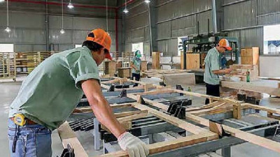 Ekonomik güven endeksi nisan ayı verileri belli oldu. TÜİK'e göre endeks yüzde 3,5 yükselerek 102,2 oldu