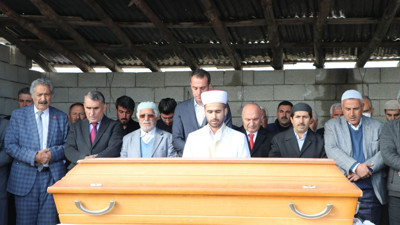 Bitlis'te kuduzdan hayatını kaybeden 10 yaşındaki Mustafa toprağa verildi