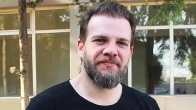 Oyunculuğu bırakıp ABD'de TIR şoförlüğü yapıyordu! Ünlü oyuncudan bomba haber geldi. Tolga Karel hangi diziyle ekrana dönüyor?