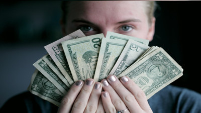 Eskiler iş yapmayınca dolandırıcılıkta yeni yöntem çıktı: Jigololuk! “Jigolo sitemize üyesin, iş çıktı” mesajıyla herkesi dolandırıyorlar