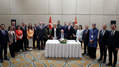 İstiklal Caddesi'ndeki bombalı saldırı seçimlerle bağlantılıdır söylemlerine sert çıktı. Cumhurbaşkanı Erdoğan'dan 6'lı masaya HDP tepkisi geldi, İYİ Parti'ye masayı terk et çağrısı yaptı
