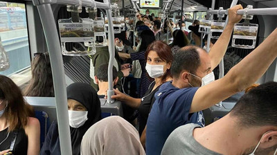 Toplu taşıma kullananlar dikkat: Uyarı geldi. Prof. Dr. Alpay Azap'tan kritik koronavirüs uyarısı. Prof. Dr. 'başlamamız gerekli' diyerek 'bağışıklık' açıklamasında bulundu. Bu kış daha da önemli