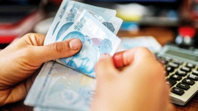 Elinizi çabuk tutun. Ehliyet ve pasaport için çağrı. Yeniden Değerleme Oranı belli oldu. Ehliyet ve pasaport ücretlerine rekor zam, iki katına çıkıyor.