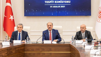 Milyonlarca kişinin gözü asgari ücret görüşmelerinde. Kritik toplantı perşembe günü Asgari Ücret Tespit Komisyonu çalışma takvimi belli oluyor tarafların beklentisi ne? İşçiler ne kadar istiyor