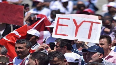 EYT maaşı ne kadar olacak. EYT düzenlemesinden yararlanacakları maaş heyecanı sardı. EYT emeklilerinin resmen ne kadar maaş alacağı belli oldu: İşte öğrenmenin yolu