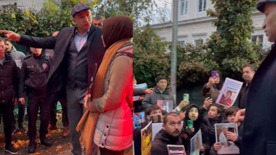 İçişleri Bakanı Süleyman Soylu ve İstanbul Emniyeti'nden o polise tepki... Çin Konsolosluğu önündeki eylemde 'sınır dışı' ifadesini kullanan polis amirine tepki geldi. İnceleme başlatıldı