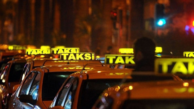 Yeni taksilere yeşil ışık kararı büyük tartışma yarattı! Taksiciler Esnaf Odası Başkanı Aksu: Taksici esnafının ekmeği ile oynadılar. Minibüsten taksi olmaz. Yargıya taşıyacağız!