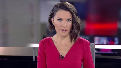 tv100'den bir transfer bombası daha... Ünlü spiker Ece Üner tv100 ailesine katıldı. Ece Üner'den canlı yayında flaş açıklamalar