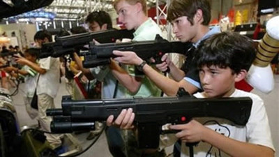 Şiddet haberlerine tepki gösterip akşam şiddet içerikli filmler izliyoruz. Çok heyecanlı gözükse de etkisi çocuklarda çok büyük: Şiddet içerikli yapımlar toplumu şiddete itiyor