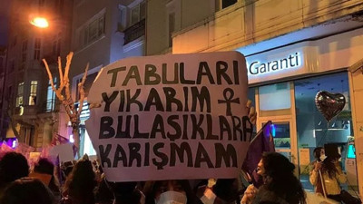 Ev kadınlarının hayatı 'evde' geçiyor. 18 yaşından önce evlenen çoğu kadın kocasından harçlık alıyor, kıt kanaat geçiniyor. Kadınların yüzde 34'ü tatil yapamazken yarısından fazlası İstanbul'un diğer yakasını görmedi