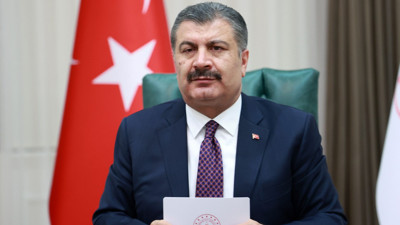 Bakan Fahrettin Koca'dan ilaç açıklaması: İlaç temininde yaşanan zorluğu birlikte giderene dek, piyasada halen az bulunan ilaçların ihracatına bir süreliğine ara verdik