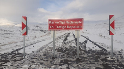 Yola çıkanlar dikkat: O yol tüm kış kapalı kalacak! Ardahan'dan Kars'a ulaşım engeli. Kar yağışı o yolu bütün kış trafiğe kapattı
