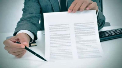 Dolandırıcıların kalp krizi geçirten şebekelerine bir de içerden bakın! Binlerce insanın ekmek parasını yiyen hatta kalp krizi geçirtip sağlığından eden dolandırıcılar resmi avukatlar çıktı. tv100 yazarı Özkan Tamirak başına gelenleri yazdı