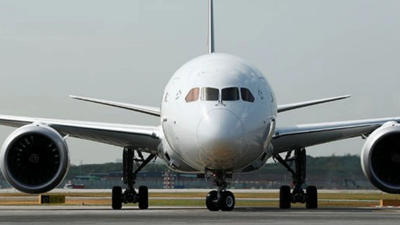 Uçakta ceset alarmı! İngiltere'ye giden uçağın iniş takımlarında ceset bulundu