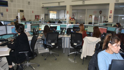 EYT'liler umudu '112 Acil Çağrı Merkezi'ne bağladı. 110 itfaiye, 156 jandarma, 155 polis, 112 sağlık, 177 orman, 178 sahil güvenlik, 122 AFAD 112 Acil Çağrı Merkezi altında toplandı. Gelen asılsız ihbarlar isyan ettirdi