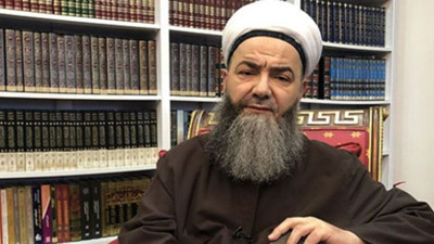 Cübbeli yine konuştu: Biz şeriatçıyız, biz demokrat değiliz. Demokrasiye inanmıyoruz. Yerel seçimler için İstanbul konusunda uyaran Cübbeli Ahmet Hoca'dan kızdıracak sözler