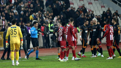 Türkiye Futbol Federasyonu, Sivasspor-Galatasaray maçının VAR kayıtlarını açıkladı: Önemli hakem hatası tespit edilmiştir