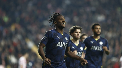 Fenerbahçe'ye Michy Batshuayi piyangosu. Belçikalı golcüye Premier Lig'den iki talip çıktı