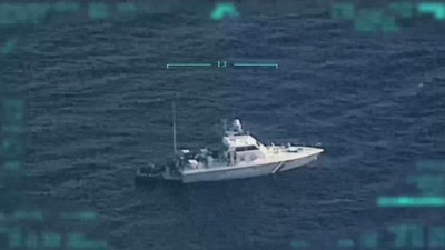 İnsansız hava aracı Yunanistan’ın göçmenleri geri ittiği anları saniye saniye görüntüledi. Milli Savunma Bakanlığı, göçmenlerin kurtarıldığını duyurdu