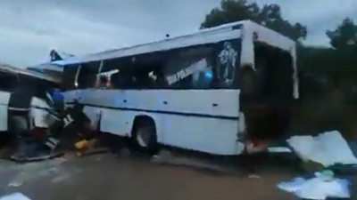 Yollar kan gölüne döndü. Katliam gibi kazada 38 kişi hayatını kaybetti