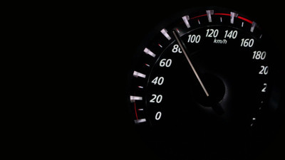 Otomobil fiyatlarına zam üstüne zam gelecek. 2023'te otomobil almak isteyenleri üzecek açıklama geldi. Otomotiv Yazarı Erol Şahin tv100 CANLI YAYIN'ında açıkladı