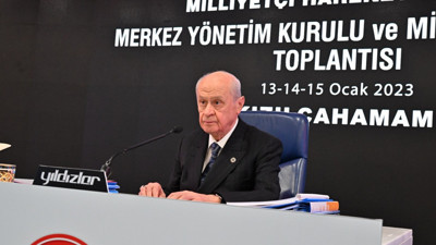 MHP Genel Başkanı Devlet Bahçeli, Kızılcahamam Kampı'nda seçim tarihini işaret etti.  Altılı Masa'ya seslendi: Gelin Erdoğan'ın etrafında toplanalım güç birliği yapalım!