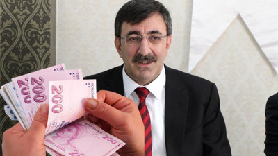 EYT'lilerin beklediği sorunun yanıtı verildi. Plan ve Bütçe Komisyonu Başkanı Cevdet Yılmaz'dan çok kritik EYT ilk maaş açıklaması