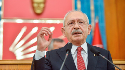 CHP Genel Başkanı Kemal Kılıçdaroğlu SADAT'a çok sert çıktı. "Sizin önünüze diz çöküp yaşamaktansa ayakta ölmeyi tercih ederim" diyen CHP lideri 'Hodri Meydan' dedi vasiyetini açıkladı