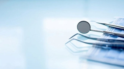 Sahte doktordan sonra sahte dişçi ortaya çıktı. İstanbul'da diş hekimliği yapan bir kişinin inşaat işçisi olduğu öğrenildi