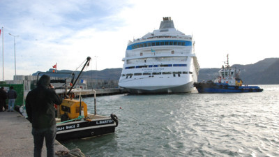 Amasra'da usturmaçalara çarpan kruvaziyer, Ordu'ya gidecek