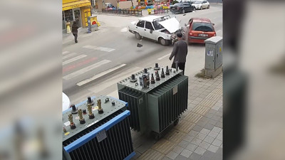 Hızla caddeye daldı, ortalık savaş alanına döndü! O anlar kameraya böyle yansıdı