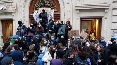 Fransa'da emeklilik reformuna karşı ülke çapında grev başladı