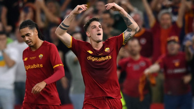Jose Mourinho'nun yönettiği Roma'da büyük deprem! Takımın yıldızı Nicolo Zaniolo aldığı tehditler sonrasında Roma'dan ayrıldı