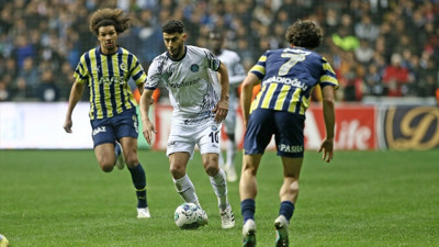 Direkten dönen top, kaçan penaltı, iptal edilen gol... Adana Demirspor-Fenerbahçe maçında her şey var ama kazanan yok