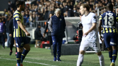 Adana Demirspor ve Fenerbahçe arasında oynanan maçın PFDK kararları açıklandı. Jorge Jesus sportmenliğe aykırı hareketi nedeniyle PFDK'ya sevk edildi