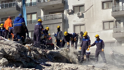 Deprem arama-kurtarma çalışmaları... İsrailli ekip bir çocuğu daha sağ olarak enkazdan çıkardı