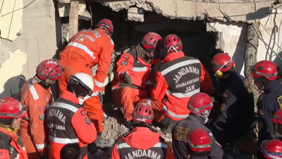 Kahramanmaraş'ta Muhammed Enes ve ağabeyi Abdülbaki 198. saatin sonunda enkazdan sağ çıktı. Onca gün protein tozuyla hayatta kalmışlar