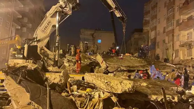 Hatay'da peş peşe büyük depremler. Deprem sonrası AFAD'dan kritik uyarı. 'ÖNEMLİ' diyerek duyuruldu. AFAD, deniz suyu seviyesi uyarısını geri çekti