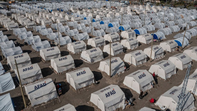 Hükümete yakın gazetenin yazarı seçim tarihini net verdi: 14 Mayıs tarihinde yapılmasına kesin gözüyle bakılıyor. Peki depremzedeler nasıl ve nerede oy kullanacak?