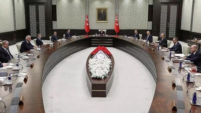 AK Parti'den bakanlarla ilgili 'adaylık' kararı... tv100 canlı yayınında Deniz Gürel tek tek saydı. İşte Süleyman Soylu, Adil Karaismailoğlu, Murat Kurum, Bekir Bozdağ ve Faruk Çelik'in aday olacağı iller