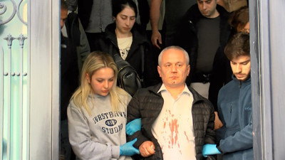 İlahiyatçı Cemil Kılıç'a evinin önünde saldırı