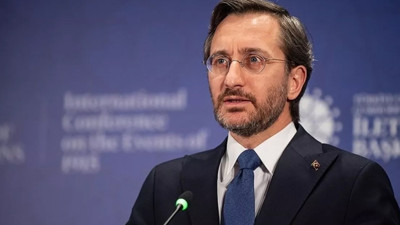 İletişim Başkanı Fahrettin Altun'dan Charlie Hebdo'ya tepki: Size acıyan gözlerle bakıyoruz