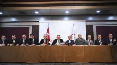 YSK'da kura çekimi yapıldı. Siyasi partilerin oy pusulasındaki yerleri belli oldu. İşte Cumhur İttifakı ve Millet İttifakı'nın oy pusulasındaki yeri