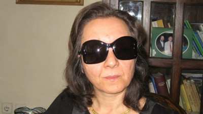 Serap Yazıcı kimdir, nereden aday? Neden gözlük takıyor. Prof. Dr. Serap Yazıcı hayatı ve biyografisi